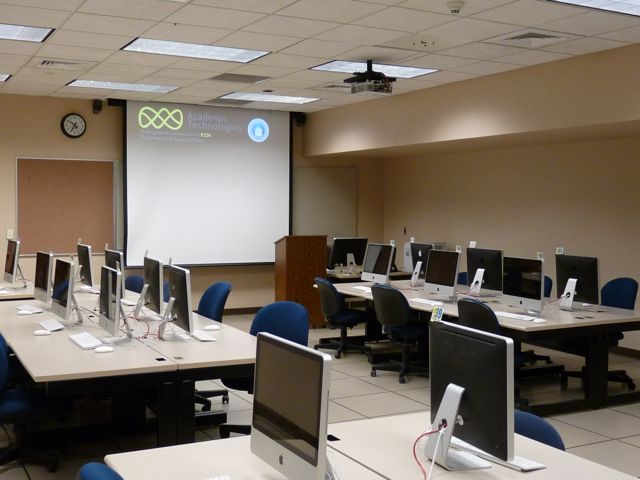 Computer classroom in Undergraduate Learning Center (configuration 1)