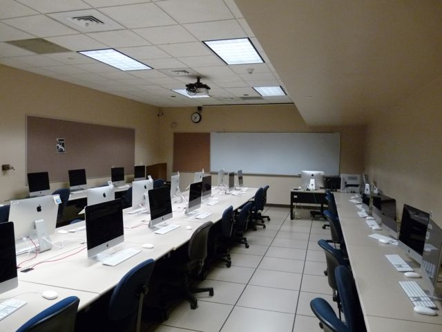 Computer classroom in the Undergraduate Learning Center (configuration 2)