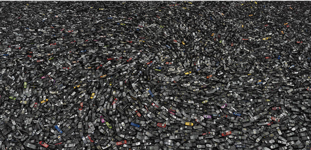 Image of hundreds of old cell phones 